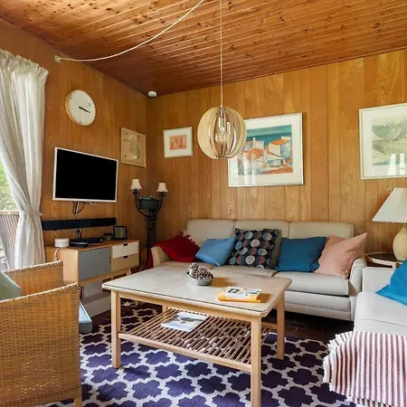 1410-aakirkeby-strandlokken-3 *