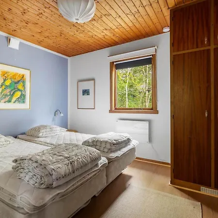1410-aakirkeby-strandlokken-3 *