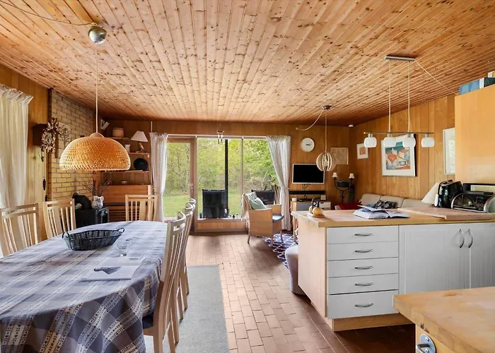 Ferienhaus 1410-aakirkeby-strandlokken-3 *