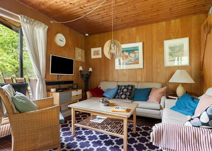 1410-aakirkeby-strandlokken-3 *